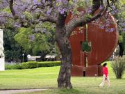 Dos esculturas monumentales de Marino di Teana se incorporan al paisaje urbano junto al Bellas Artes