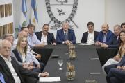 Gobernadores excluidos por el Gobierno se reunieron y reclamaron federalismo