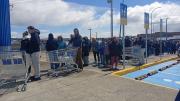 Apertura de supermercado Alvi en Punta Arenas genera alta expectación y extensas filas
