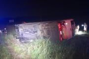 Caaguazú: vuelca bus con egresados que regresaban de Camboriú y deja dos muertos