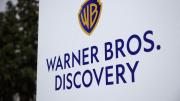 Continúa la puja por Warner Bros: la compañía insta a sus inversores a rechazar oferta de Paramount y reitera su apoyo a la fusión con Netflix