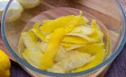 Para qué sirven las cáscaras de limón: el truco para aprovecharlas y crear un condimento espectacular