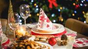 Chau manteles con estampados navideños: la nueva tendencia para decorar tu mesa esta Navidad