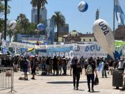 La marcha de la CGT contra la reforma laboral toma color: Gremios denuncian bloqueos de micros en los accesos