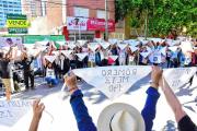 Pañuelazo en Neuquén con los nombres de los nietos recuperados frente al Tribunal Oral Federal