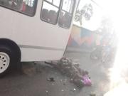 Motorizado fallece tras colisión con unidad de transporte público en Aragua
