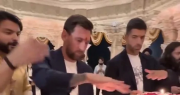 Video: Lionel Messi habló en hindú y saludó a la Diosa Durga en su visita a la India