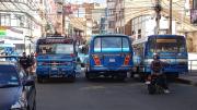 Choferes bloquean en Santa Cruz, Tarija, La Paz y El Alto y suspenden servicios en contra del