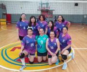 El voleibol laboral define a sus finalistas en el gimnasio del Club Español