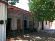 Una casa deshabitada en La Plata se convirtió en el terror de todo un barrio: robos, usurpaciones temporarias y falta de soluciones