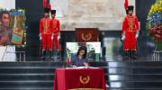 Autoridades rindieron homenaje al Decreto de Chuquisaca con ofrenda floral en el Panteón Nacional