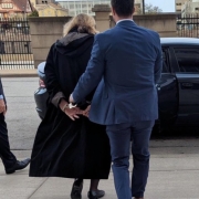 Wisconsin: jueza enfrentará hasta 6 años de prisión por proteger a inmigrante del ICE