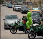 “Tortugas Ninja” De Carabineros Detienen A “El Grinch”durante Patrullaje Navideño En Iquique