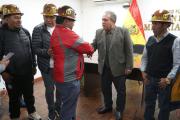 Gobierno amplía por 18 meses contratos administrativos de la minería cooperativizada