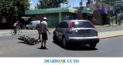 Un motociclista terminó en el hospital tras chocar contra un auto en Capital