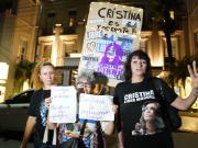 Cristina Kirchner internada: la militancia kirchnerista se acercó hasta el sanatorio Otamendi