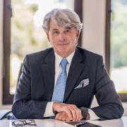 Una visita a Quellón, discursos, lágrimas y sus campos en el sur: Felipe Briones Goich se despide de Yadrán