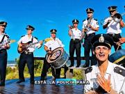 Batucada policial y consejos para el verano: el excéntrico spot de la Policía bonaerense para lanzar los operativos en la costa