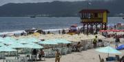 Cómo pueden protegerse los turistas argentinos de las estafas en las playas de Brasil