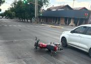 Un policía en moto se accidentó en la Costanera y sufrió una fea lesión