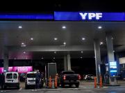 YPF planea sumar locales de McDonald’s y lanzar una tarjeta de crédito en 2026 para competir con Mercado Libre
