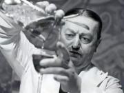 Un bar como espejo de una sociedad rota: Philippe Collin presenta El barman del Ritz