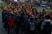 Mineros marchan en La Paz desafían al Gobierno por el fin de la subvención a los combustibles