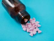 Los riesgos de pastillas y gotas para autobroncearse