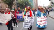 COB y mineros cooperativistas marchan en La Paz por eliminación paulatina de la subvención a carburantes