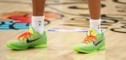 Subastan las legendarias Kobe 6 “Grinch” usadas en Navidad de 2010