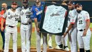 Águilas del Zulia rindió homenaje a José “Cafecito” Martínez en su despedida del béisbol