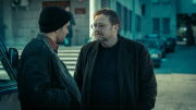 Netflix: la película polaca que es un thriller oscuro en la que un policía retirado debe resolver un caso