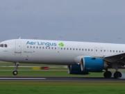 Un avión aterrizó tres veces más fuerte de lo normal, rebotó en la pista y destruyó su tren de aterrizaje: el video