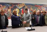 Rodrigo Paz llega a un acuerdo con los cooperativistas mineros y compromete una nueva Ley Minera