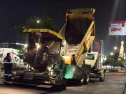 El Municipio Guayaquil ejecuta mantenimiento asfáltico nocturno para optimizar tráfico urbano en vías claves