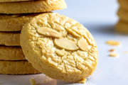 Cómo preparar galletas crujientes de limón y almendra en casa