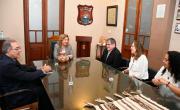 La intendente Fuentes se reunió con autoridades de la Escuela de Cerámica y Artesanías