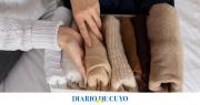 El método chino para doblar la ropa sin arrugas y ganar espacio: desde camisas hasta jeans