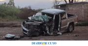 Triple choque en Sarmiento: operaron al conductor de la camioneta y lo derivaron a Mendoza