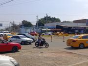 Cuello de botella en redondel El Paraíso: Vecinos sugieren quitar señalización temporal hasta inicio de obras