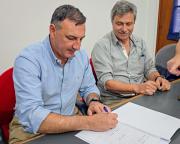 El Gobierno de Salto /Firmó un convenio de cooperación con la Fundación Piso Digno