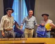 El intendente Carlos Albisu /Reconoció a jinetes que representarán a Salto en el Festival de Diamante