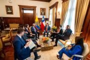 Kast llega a Ecuador luego de escala en Lima, donde se reunió con canciller peruano para coordinar corredor humanitario