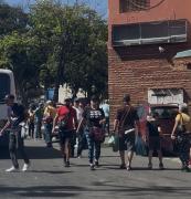 Guaireños hacen compras en Maiquetía