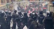 Policía gasifica marcha de la COB que exigía la abrogación del DS 5503 en plaza Murillo
