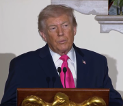 Trump anuncia construcción de buques de guerra y amenaza a Latinoamérica