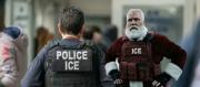 Papá Noel se convirtió en agente ICE y apareció deportando migrantes en EE UU