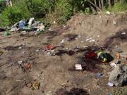 Conmoción en Rosario: matan a balazos a una mujer y dos hombres en el barrio de Los Monos y sospechan de una venganza narco