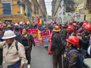 Fiscalía investiga el uso de armas y explosivos en marcha de mineros y la COB; acusa presunto financiamiento