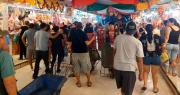 Se registra alta afluencia en mercados en las horas previas a la Navidad